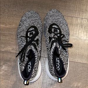 Adidas alpha bounce sneakers